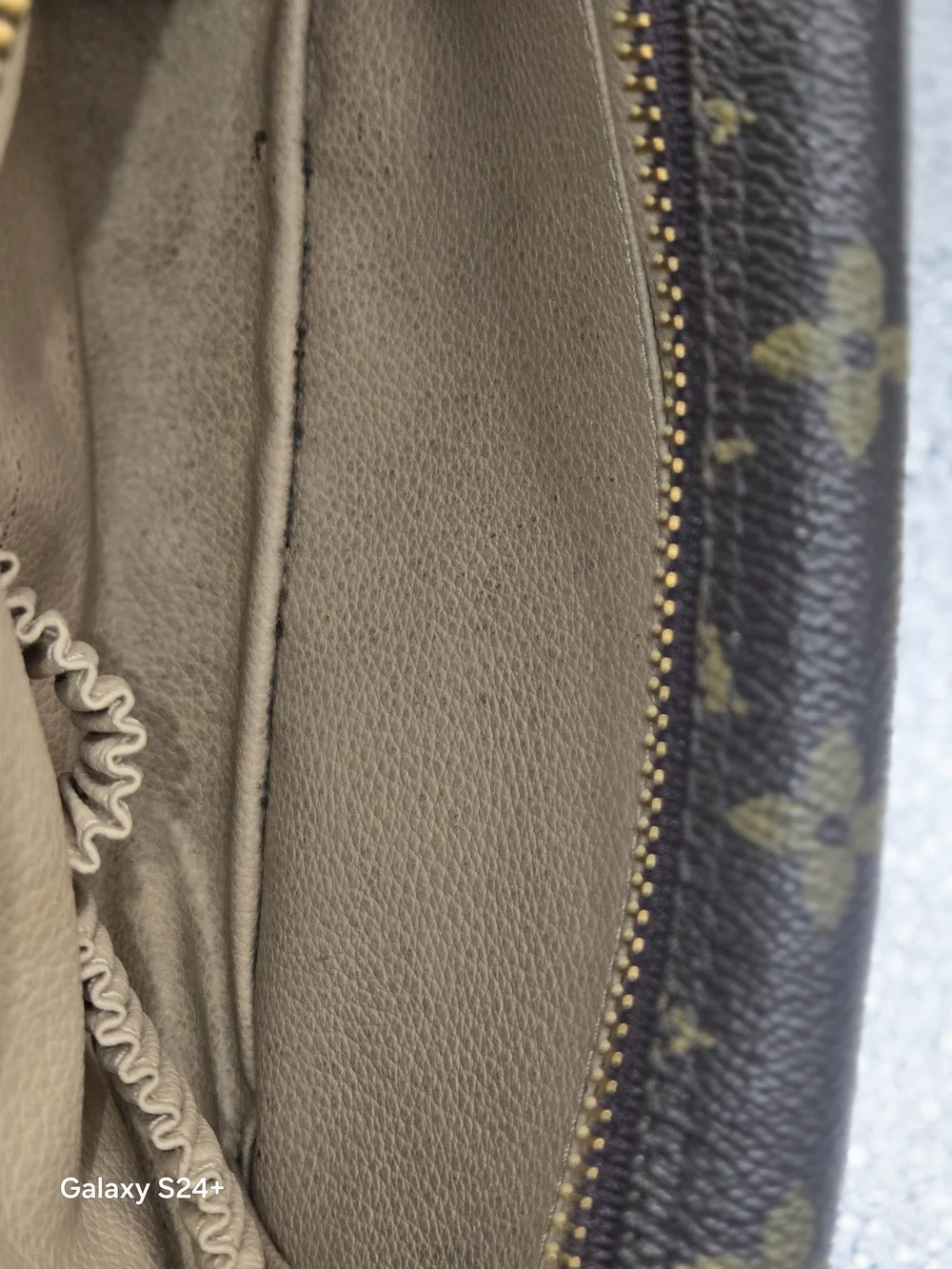 ✨ Authentic Louis Vuitton Monogram Cosmetic Pouch PM ✨